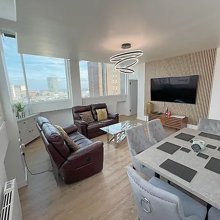 The Penthouse Of Opulence Centre *